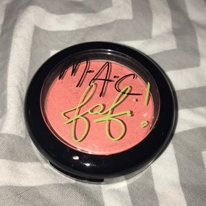 MAC x Fafi LE blush HIPNESS
